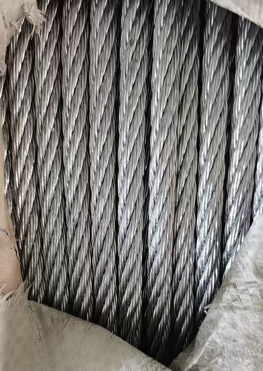 Cuerda de alambre de acero brillante 7 * 7 galvanizada para tirar de mascotas